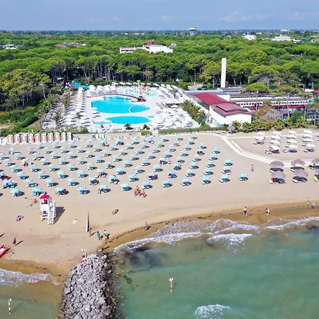 Bright With Garden In Lignano Pineta