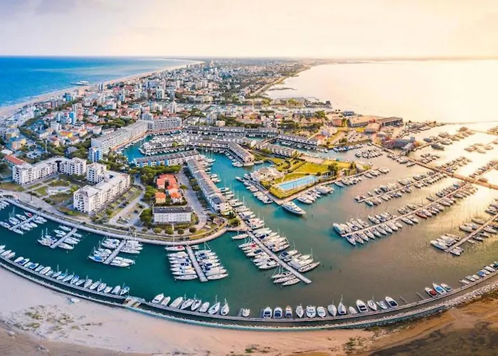 Βίλα Bright With Garden In Lignano Pineta *