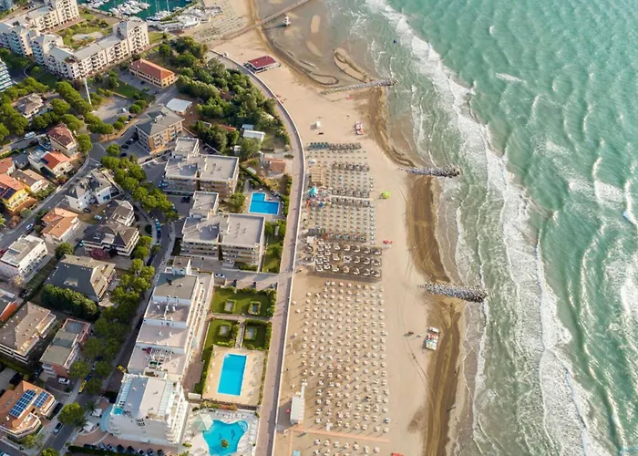 Bright With Garden In Lignano Pineta Villa *